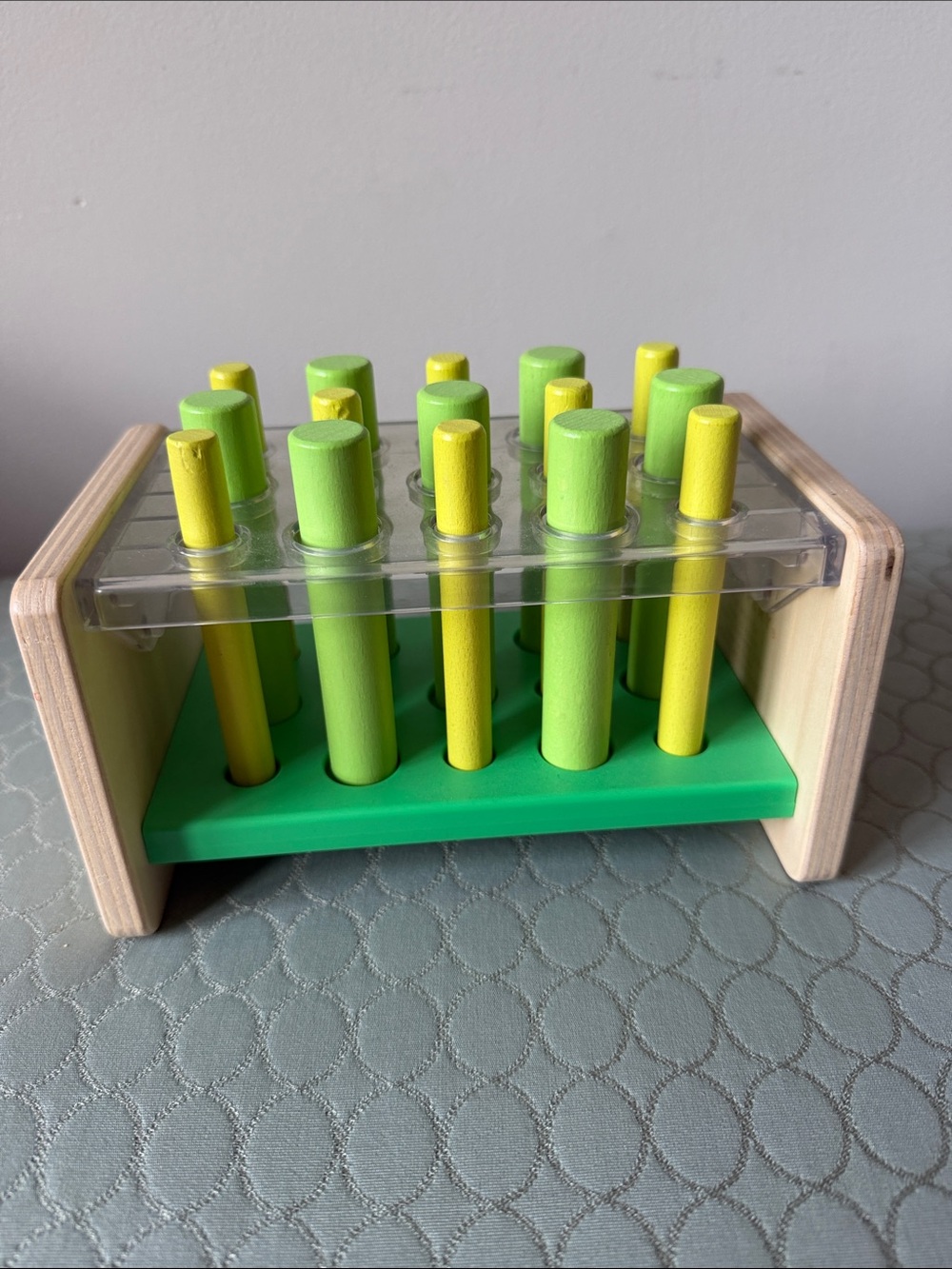 Wooden Peg Lab Toy - Green and Yellow Learning Set